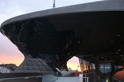     
:  BMW -  BMW Welt.jpg
: 791
:	36.3 
ID:	703